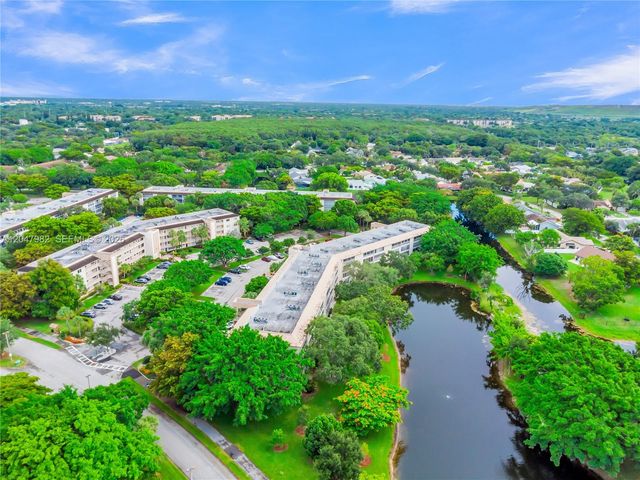 2101 Lucaya Bnd E1, Coconut Creek, FL 33066