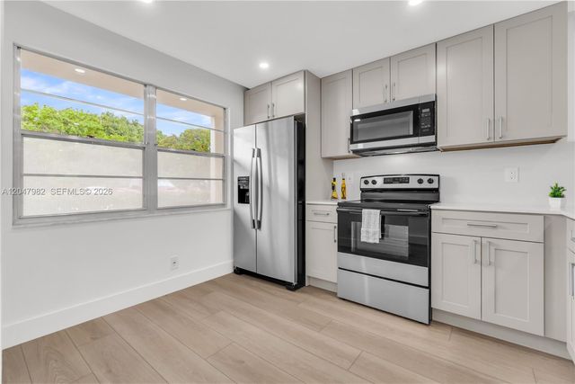 2101 Lucaya Bnd E1, Coconut Creek, FL 33066