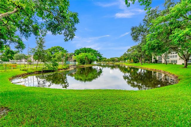 2101 Lucaya Bnd E1, Coconut Creek, FL 33066