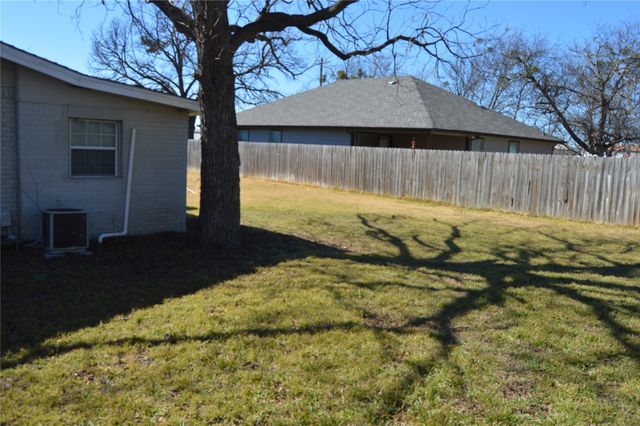 112 S 2nd Street, Godley, TX 76044