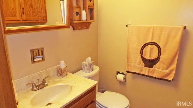 809 S 15th Street, Vincennes, IN 47591