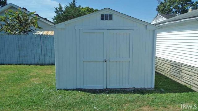 809 S 15th Street, Vincennes, IN 47591