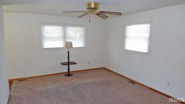 809 S 15th Street, Vincennes, IN 47591