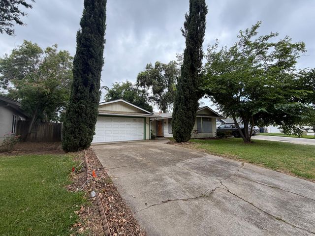 7600 Tierra Wood Way, Sacramento, CA 95828
