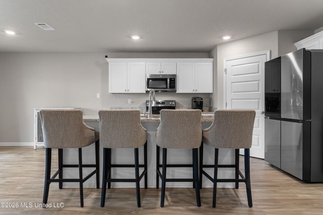 8588 Palmetto Drive, Ocean Springs, MS 39564