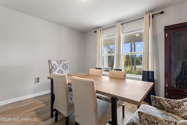 8588 Palmetto Drive, Ocean Springs, MS 39564