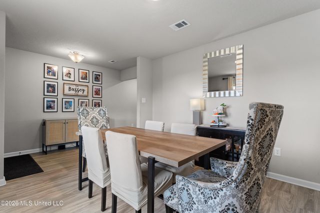 8588 Palmetto Drive, Ocean Springs, MS 39564