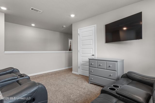 8588 Palmetto Drive, Ocean Springs, MS 39564