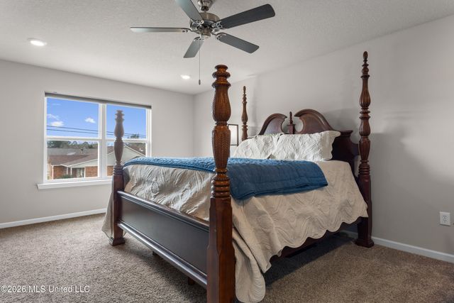 8588 Palmetto Drive, Ocean Springs, MS 39564