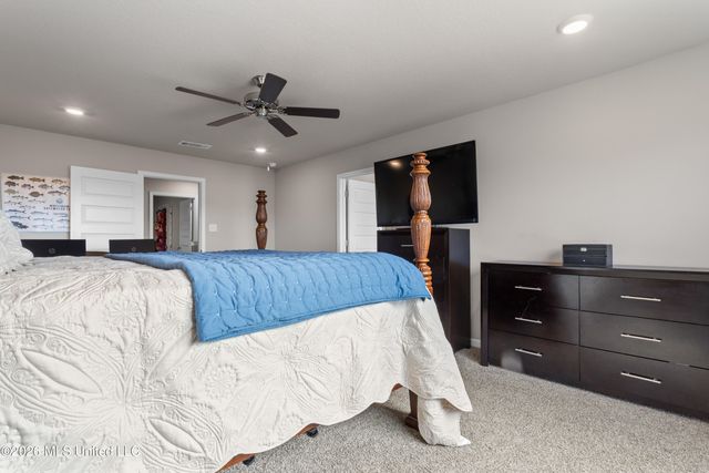 8588 Palmetto Drive, Ocean Springs, MS 39564