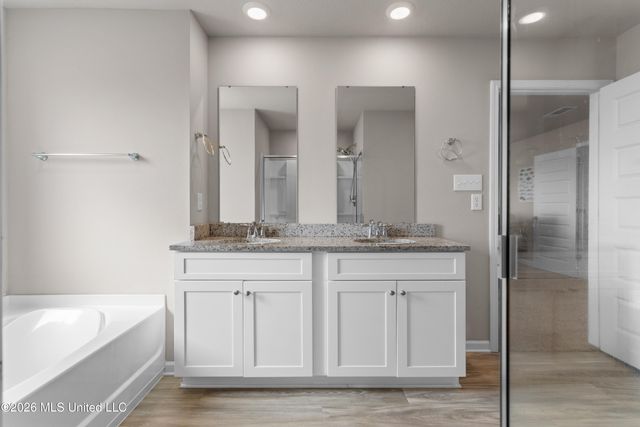 8588 Palmetto Drive, Ocean Springs, MS 39564