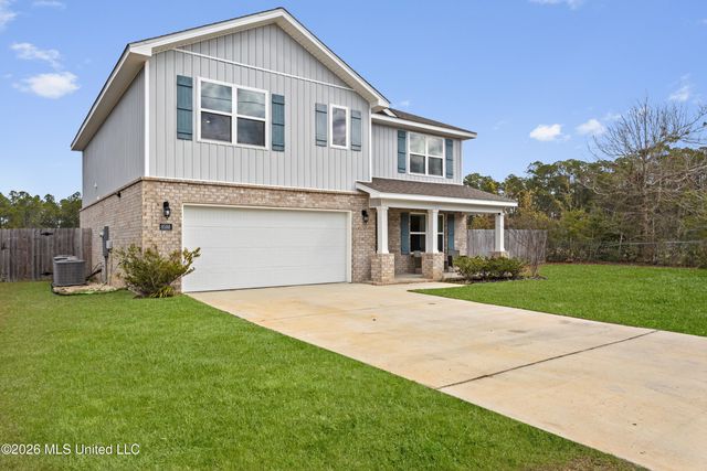 8588 Palmetto Drive, Ocean Springs, MS 39564