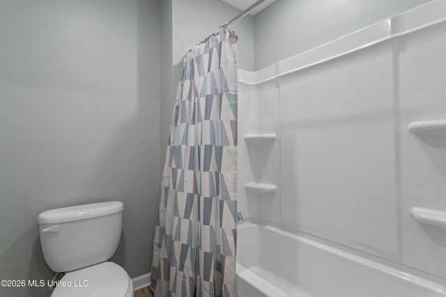 8588 Palmetto Drive, Ocean Springs, MS 39564