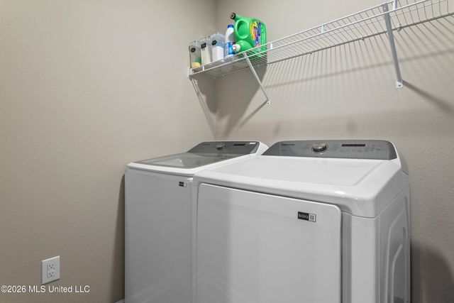 8588 Palmetto Drive, Ocean Springs, MS 39564