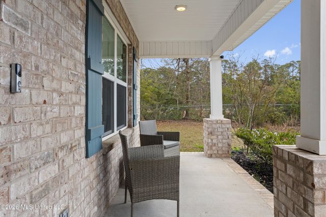 8588 Palmetto Drive, Ocean Springs, MS 39564