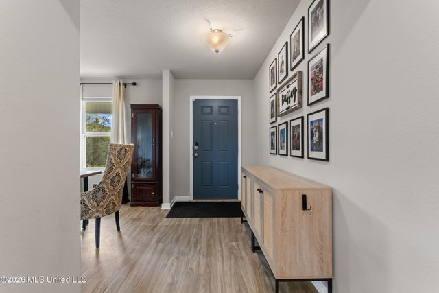 8588 Palmetto Drive, Ocean Springs, MS 39564