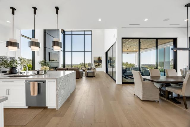 8140 Brookhollow Ct, Loomis, CA 95650