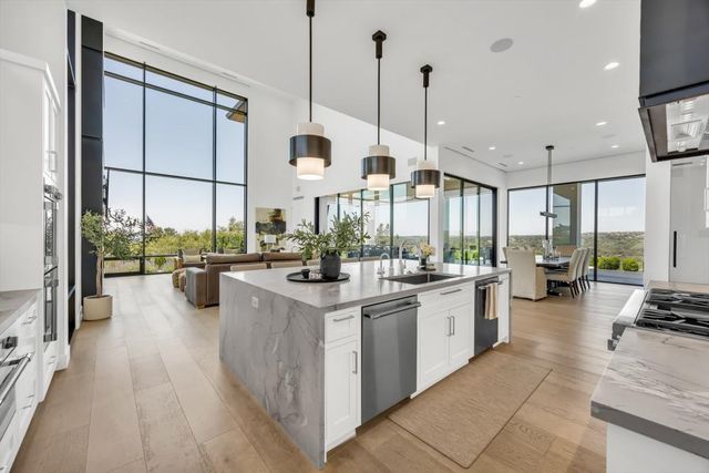 8140 Brookhollow Ct, Loomis, CA 95650