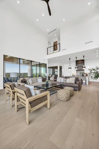 8140 Brookhollow Ct, Loomis, CA 95650