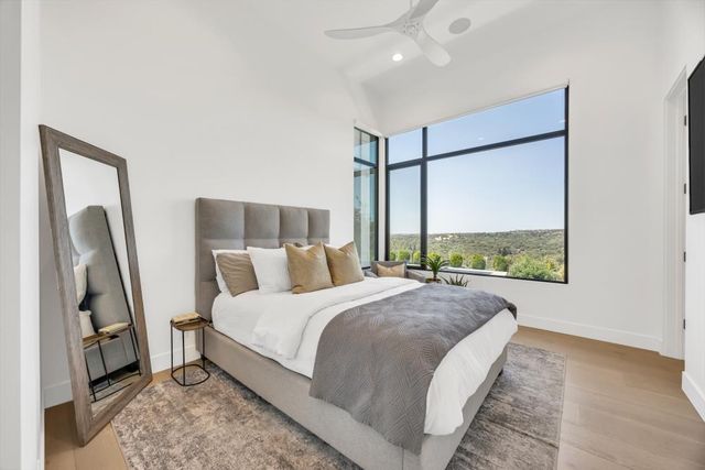 8140 Brookhollow Ct, Loomis, CA 95650