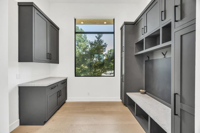 8140 Brookhollow Ct, Loomis, CA 95650