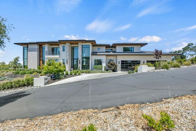 8140 Brookhollow Ct, Loomis, CA 95650