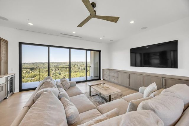 8140 Brookhollow Ct, Loomis, CA 95650