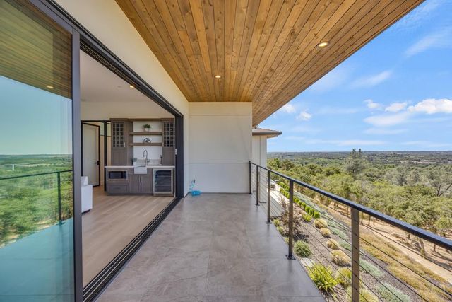 8140 Brookhollow Ct, Loomis, CA 95650