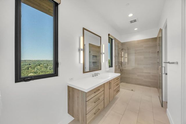 8140 Brookhollow Ct, Loomis, CA 95650