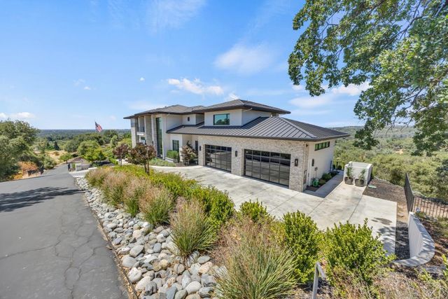 8140 Brookhollow Ct, Loomis, CA 95650