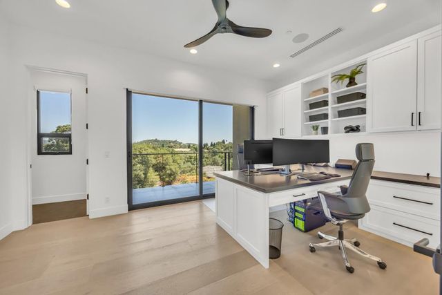 8140 Brookhollow Ct, Loomis, CA 95650