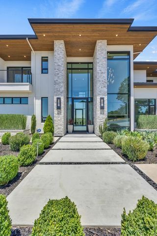 8140 Brookhollow Ct, Loomis, CA 95650