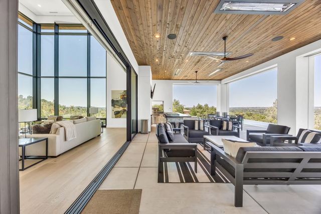 8140 Brookhollow Ct, Loomis, CA 95650