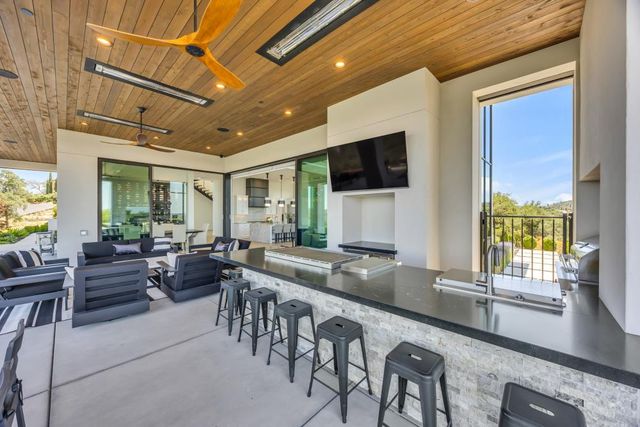 8140 Brookhollow Ct, Loomis, CA 95650