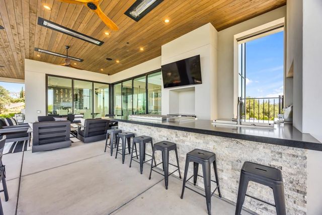 8140 Brookhollow Ct, Loomis, CA 95650