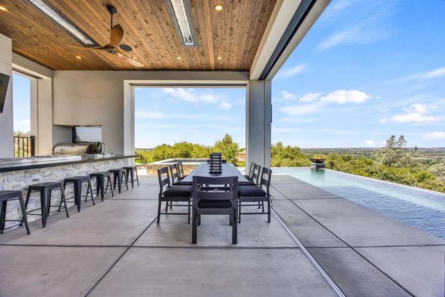 8140 Brookhollow Ct, Loomis, CA 95650