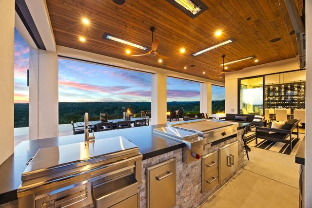 8140 Brookhollow Ct, Loomis, CA 95650