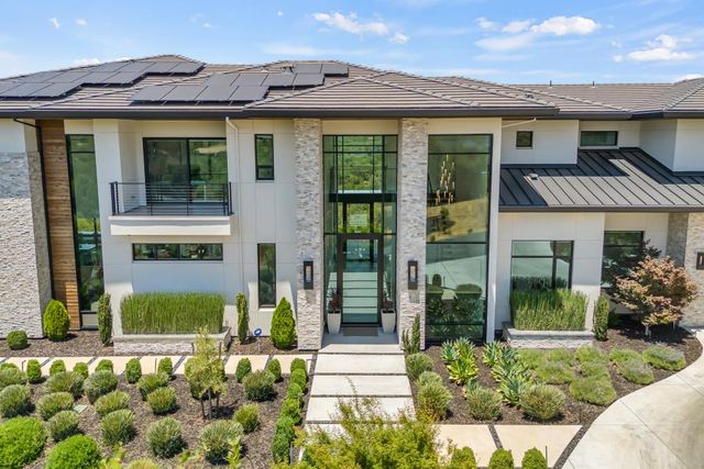 8140 Brookhollow Ct, Loomis, CA 95650