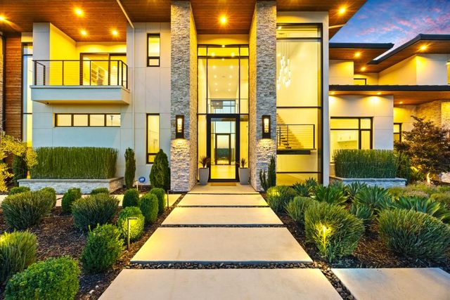 8140 Brookhollow Ct, Loomis, CA 95650