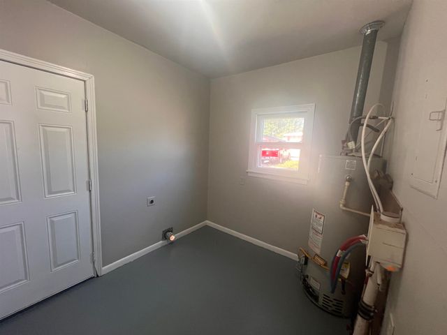 825 W 33rd N., Wichita, KS 67204