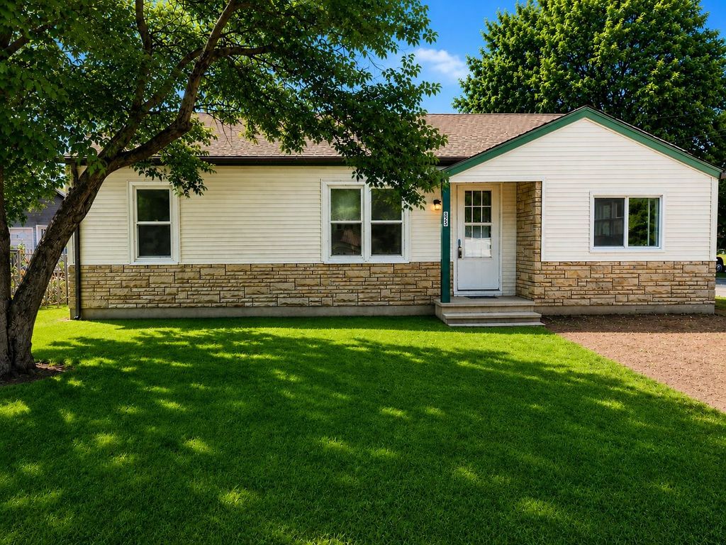 825 W 33rd N., Wichita, KS 67204
