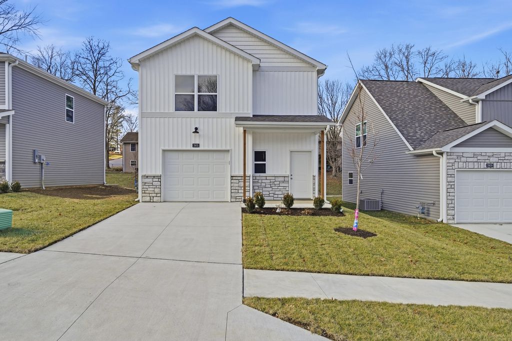 3905 BRAGG CT, Columbia, MO 65202