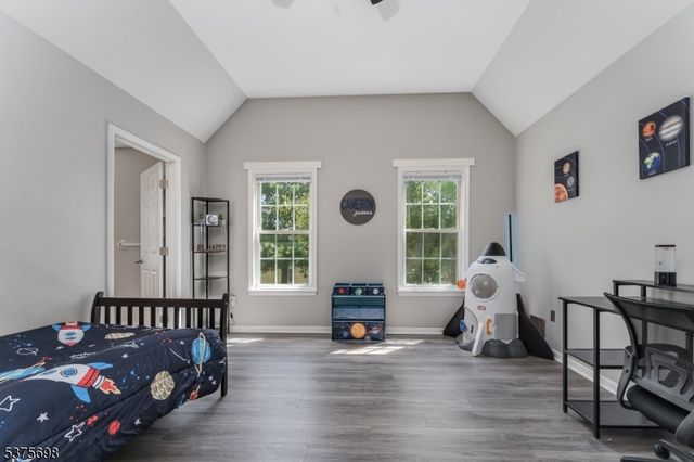 26 Byron Dr, Lopatcong Twp., NJ 08865