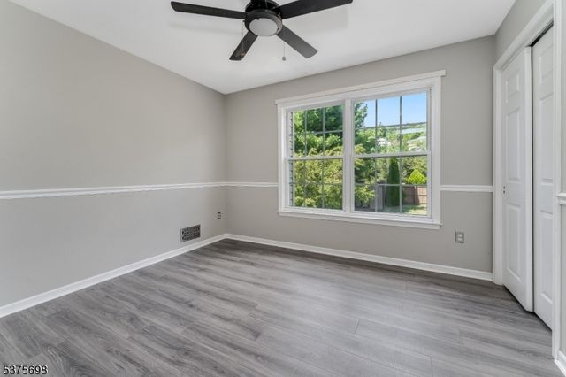 26 Byron Dr, Lopatcong Twp., NJ 08865