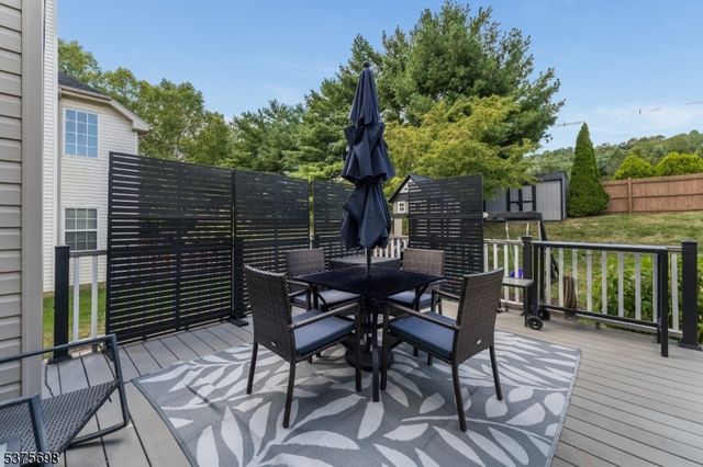 26 Byron Dr, Lopatcong Twp., NJ 08865