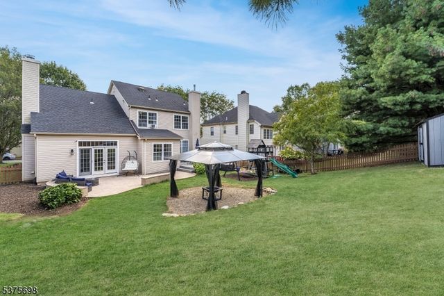 26 Byron Dr, Lopatcong Twp., NJ 08865