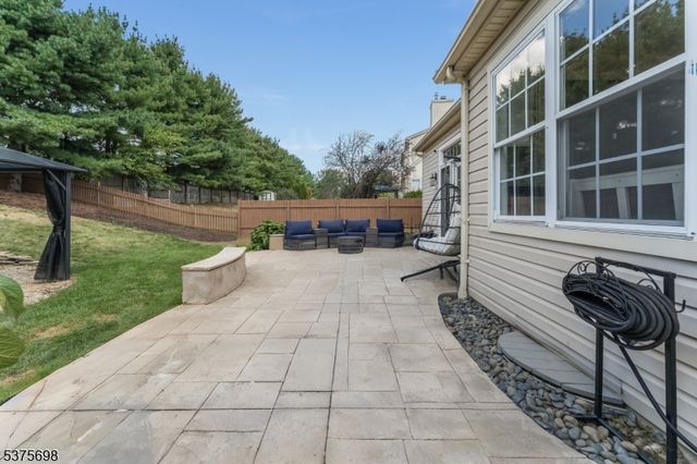26 Byron Dr, Lopatcong Twp., NJ 08865