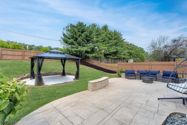 26 Byron Dr, Lopatcong Twp., NJ 08865