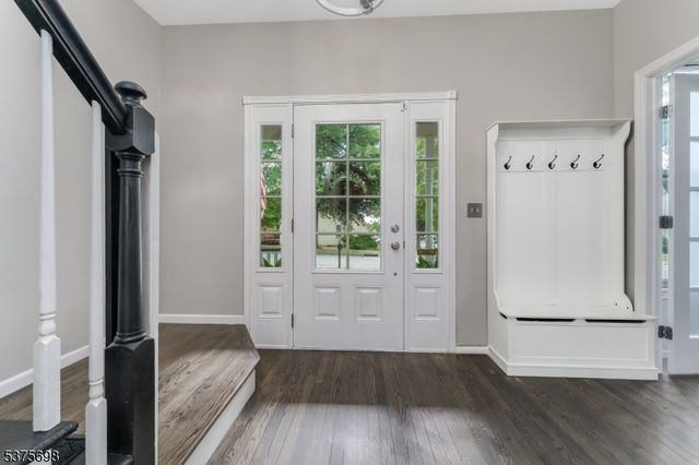 26 Byron Dr, Lopatcong Twp., NJ 08865
