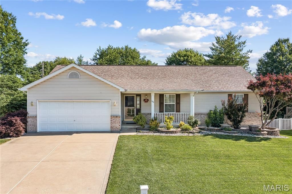 1436 Soaring Eagle Drive, O'fallon, MO 63366